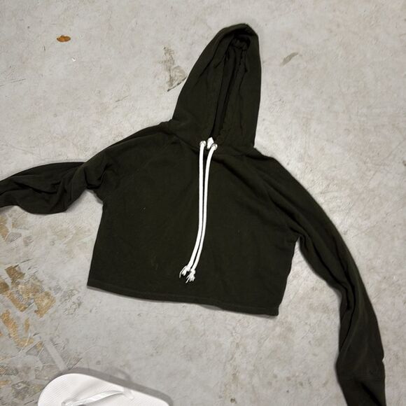 Women's Green Hoodie Crop Top - Like New - Drawstring Hoodie - Size Medium - Picture 2 of 3